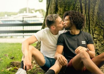 Mastering Modern Love: Strategies for Successful Dating in the Digital Age