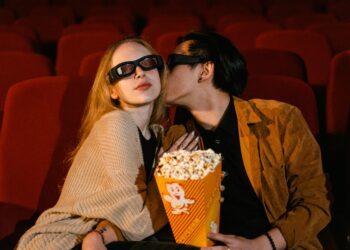 Mastering the Art of Conversation: Essential First Date Tips