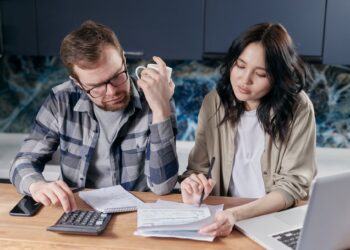 What a Financial Planning Course for Couples Should Include