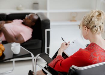 Therapist or Breakup Coach for No Contact: Which Helps?
