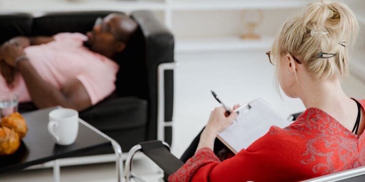 Therapist or Breakup Coach for No Contact: Which Helps?